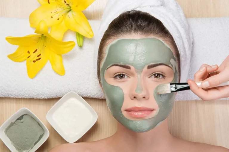 Mách bạn cách làm mặt nạ chăm sóc da mụn hiệu quả tại nhà