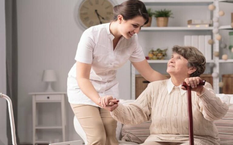 Dinh dưỡng cho người già: Bí quyết sống vui, sống khỏe bên con cháu