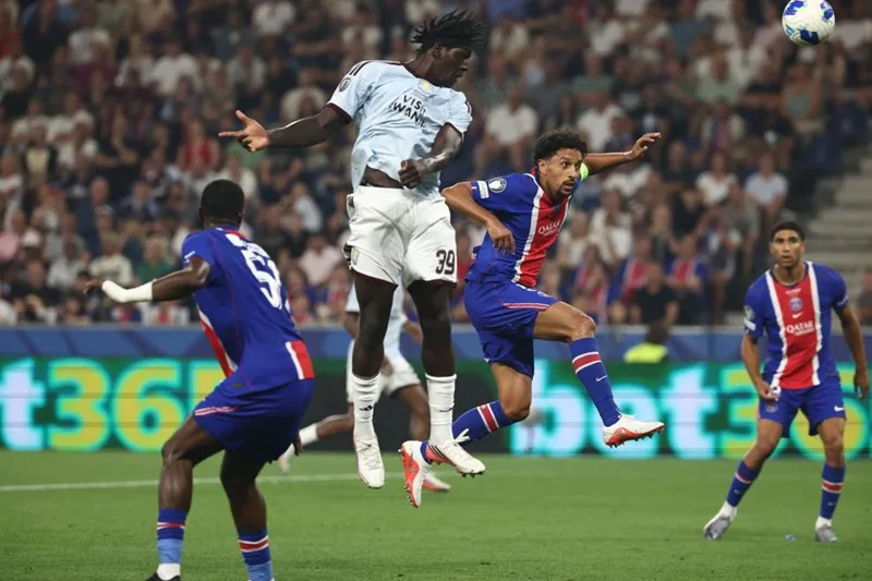 Trận đấu UEFA Super Cup diễn ra trong một lượt.